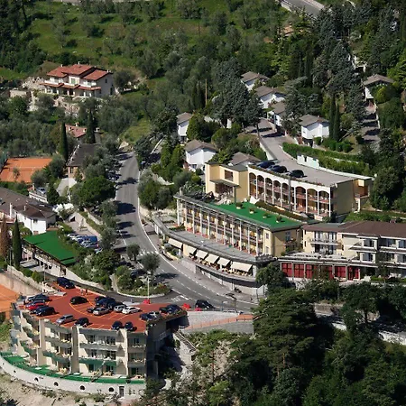 호텔 Village Bazzanega - Montagnoli Group